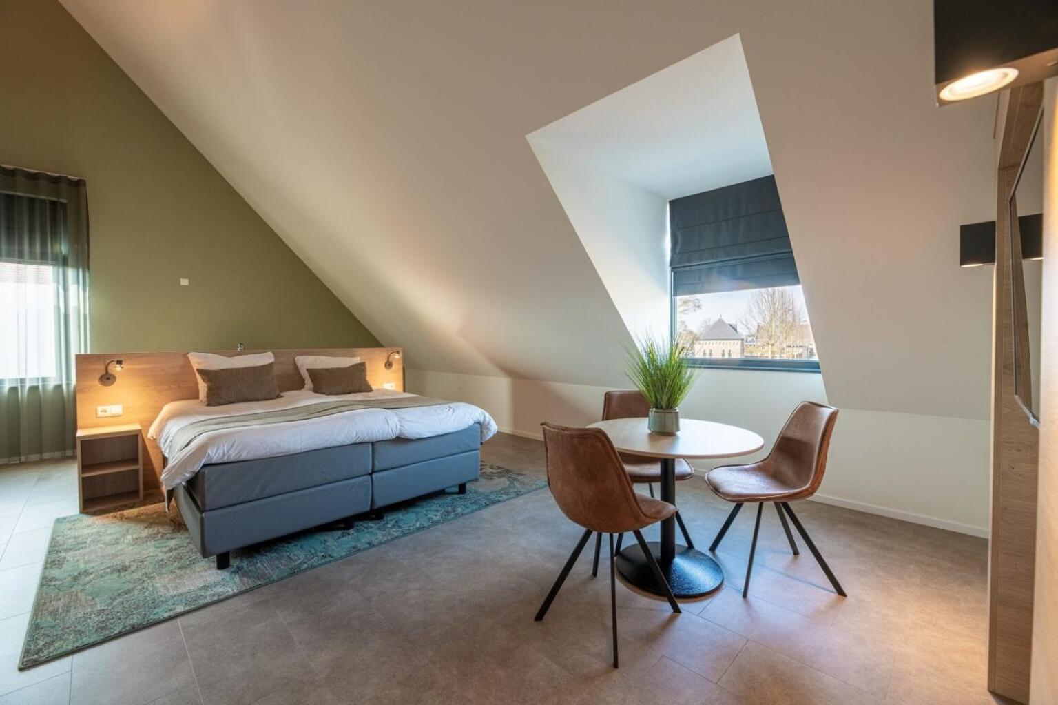 Superior, King Bed