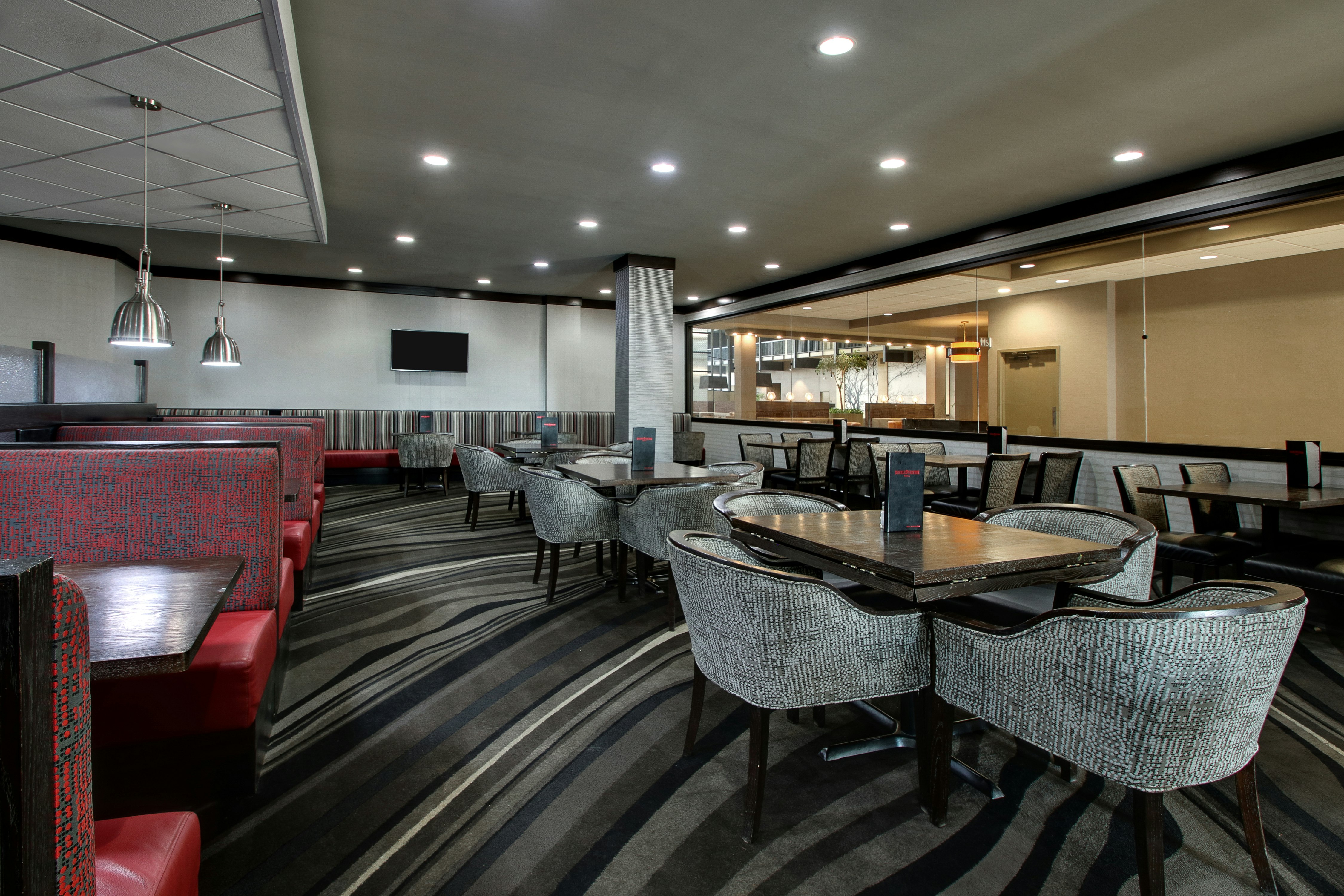 Doubletree By Hilton Mt. Vernon 13/25