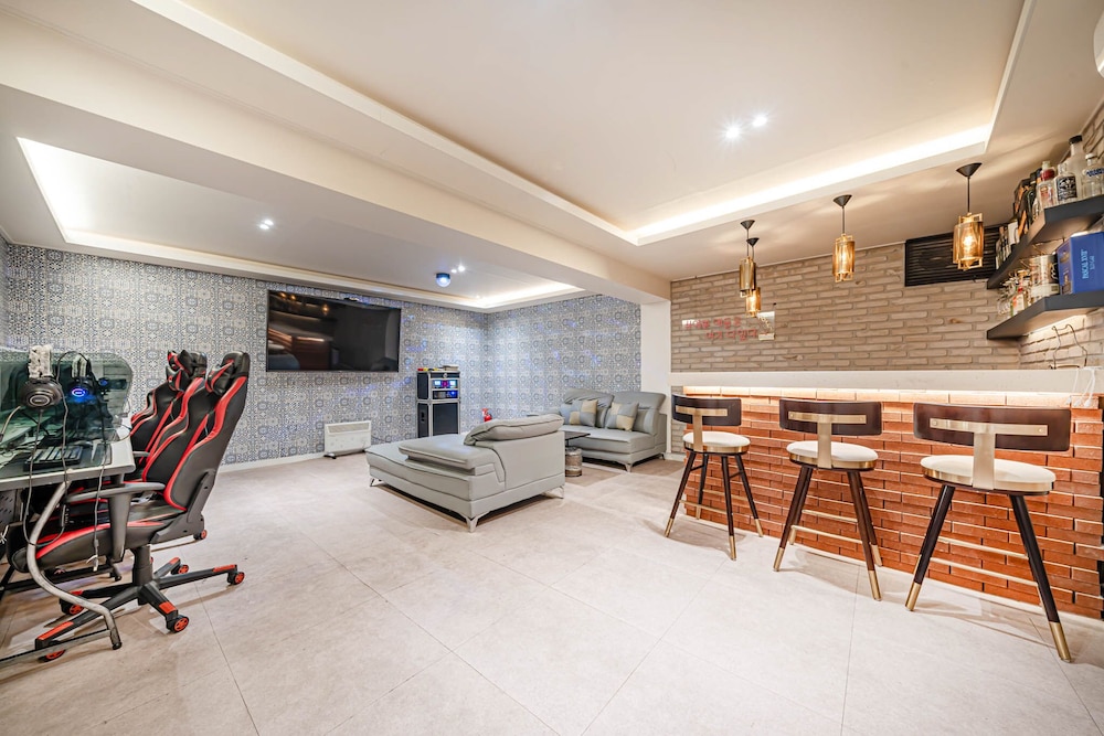 DK Hotel 35/55