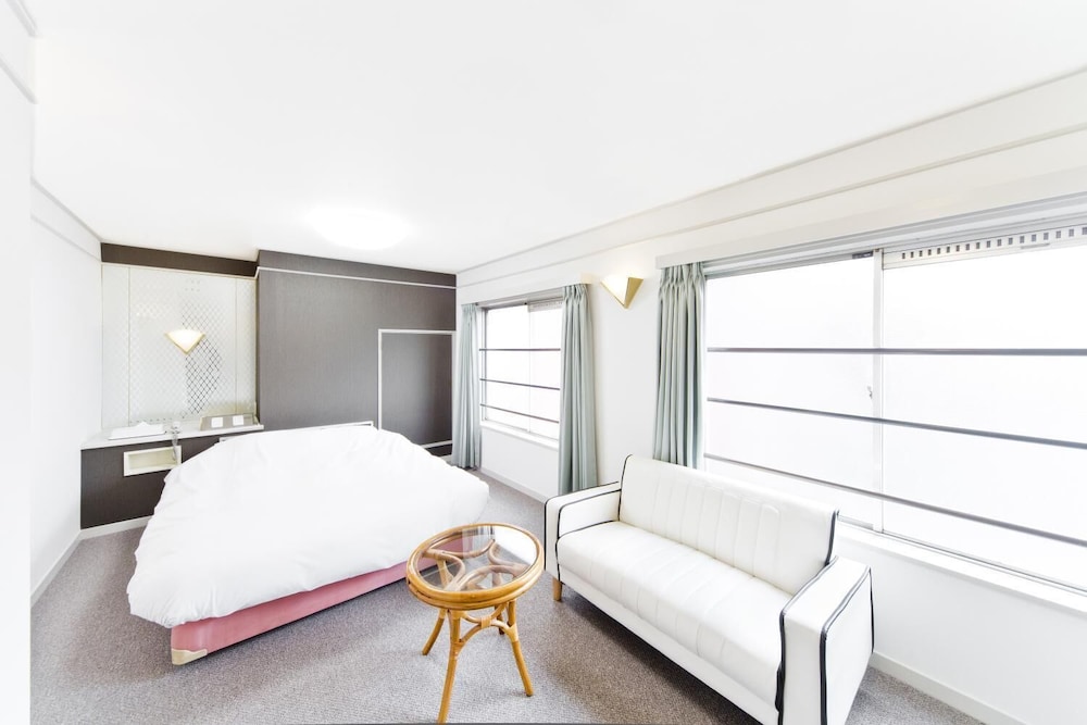 Shinjuku East Hotel 10/17