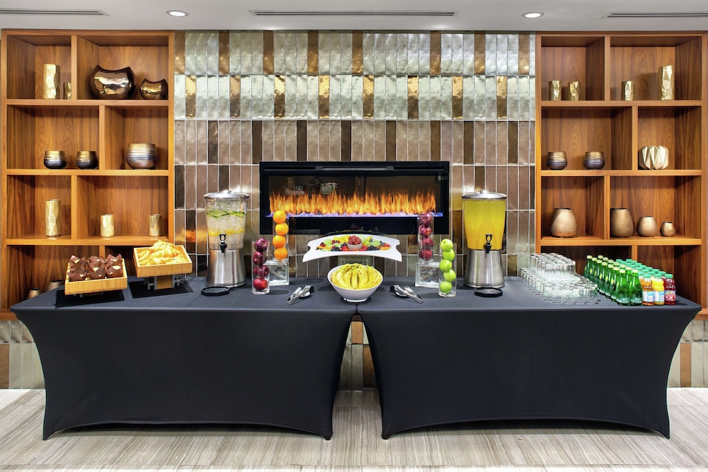 Doubletree by Hilton Toronto Airport 35/47