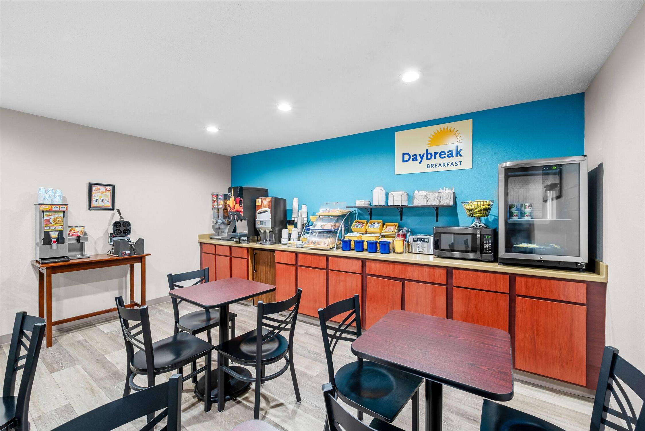 Days Inn by Wyndham Brunswick Bath Area 40/59
