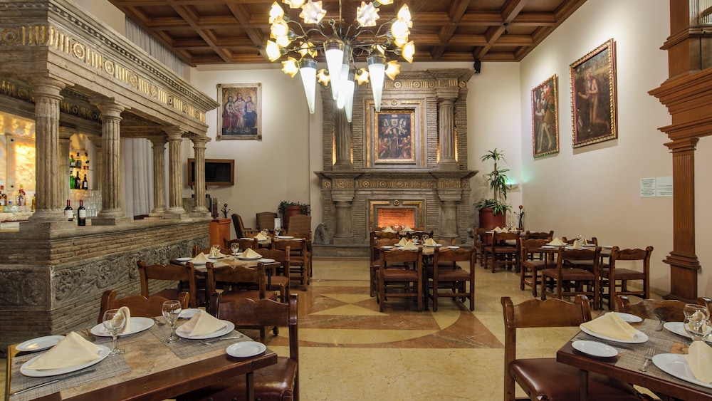 Holiday Inn Suites Mexico Zona Reforma An Ihg Hotel 35/50