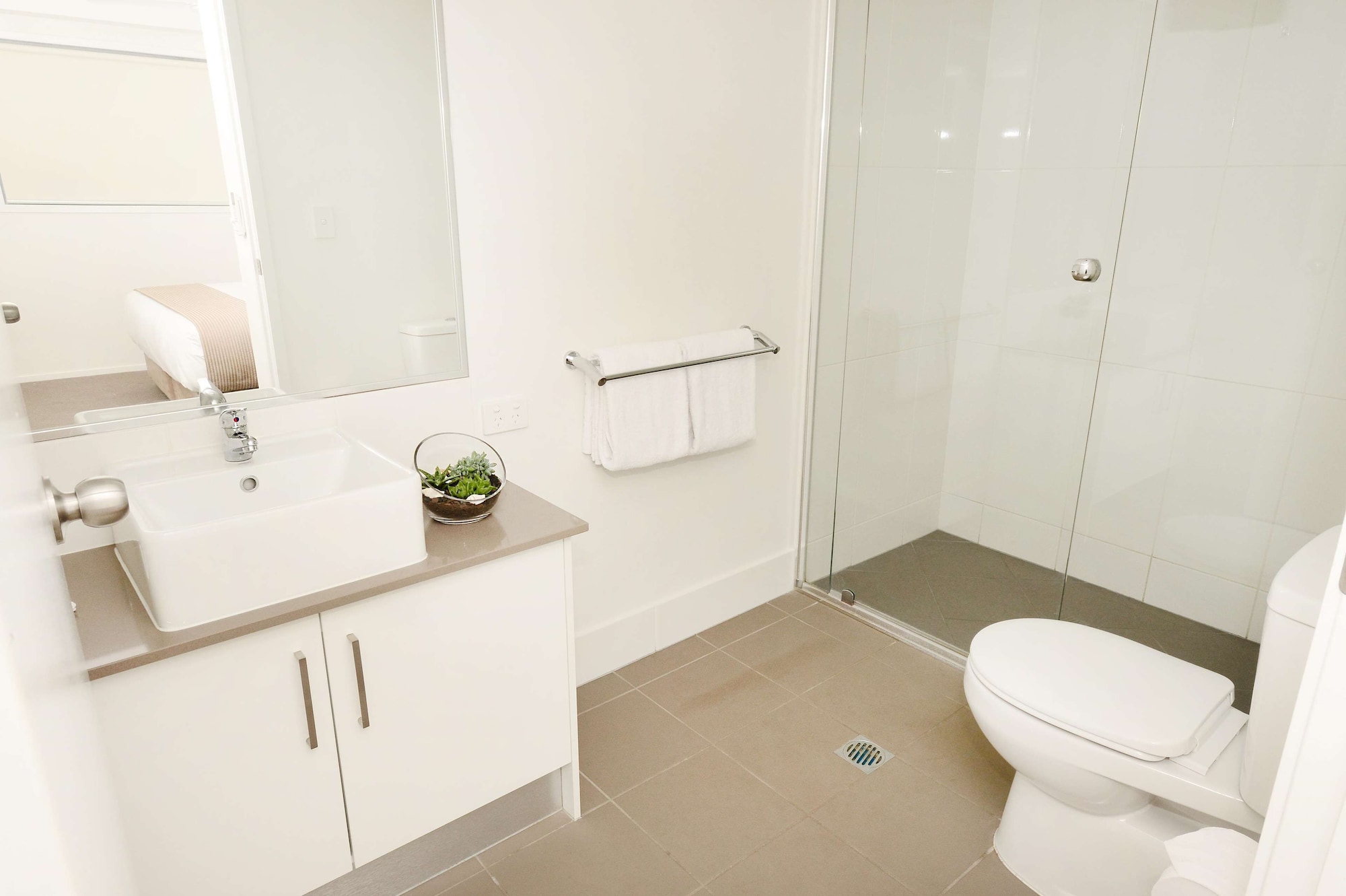 شقة بسريرين كينج بغرفتي نوم، Oaks Moranbah Suites 2/2