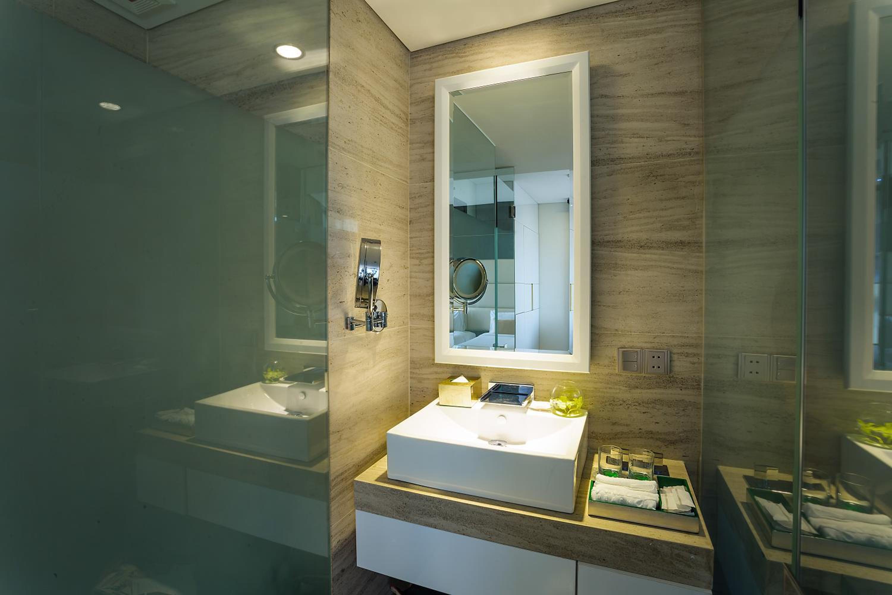 Senior, Deluxe, Queen Bed، Holiday Beach Hotel Danang 4/5