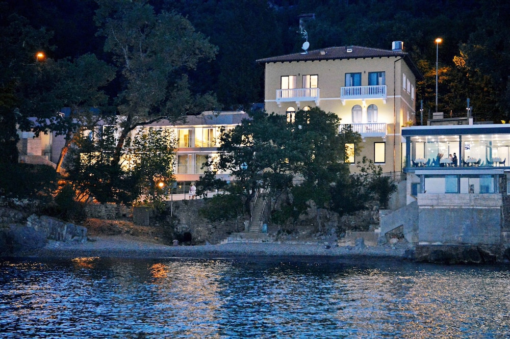 Boutique Hotel Mali Raj 35/41