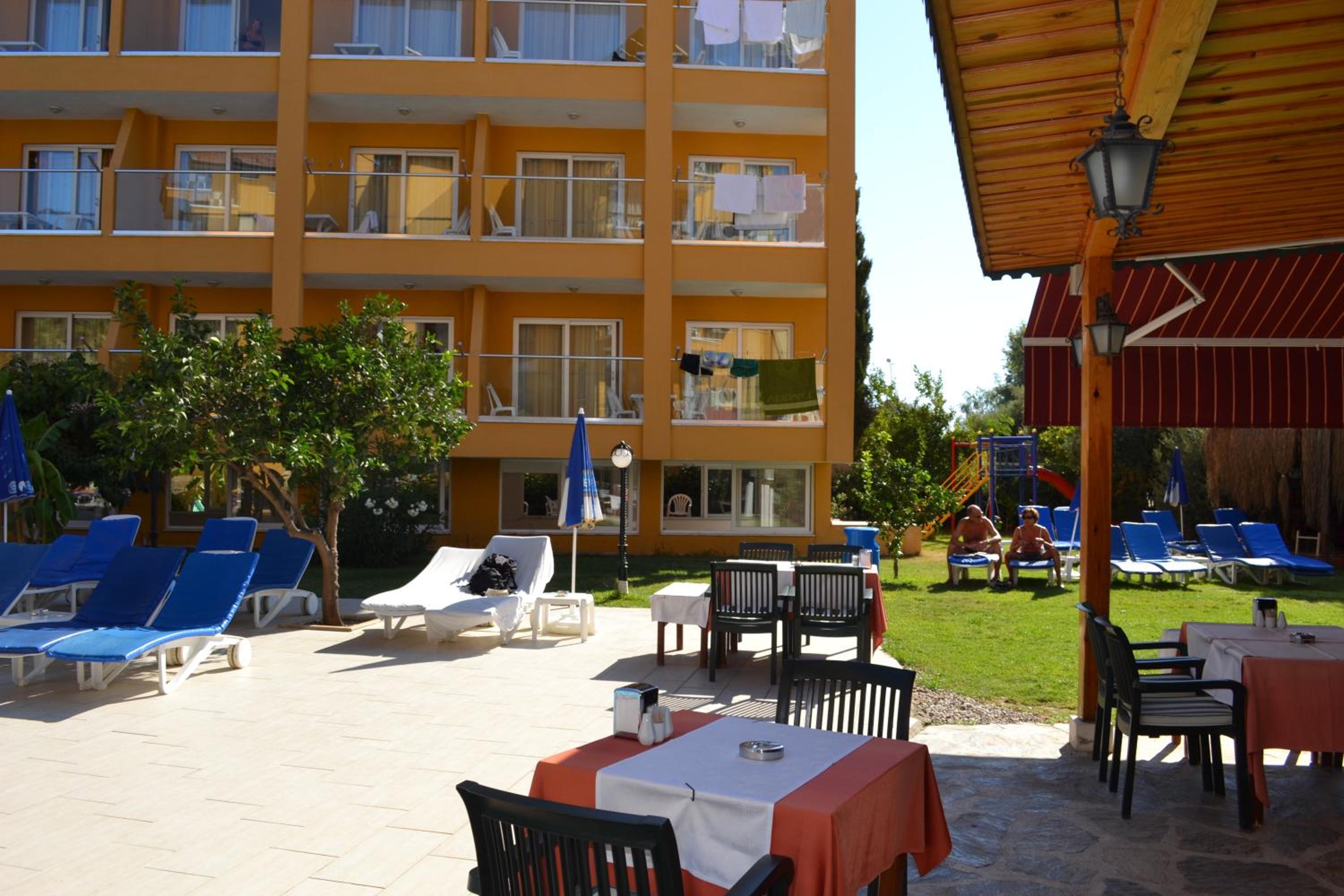 Begonville Apart 27/50