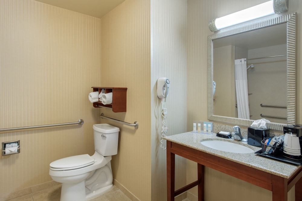 Hampton Inn And Suites Arcata 7/42