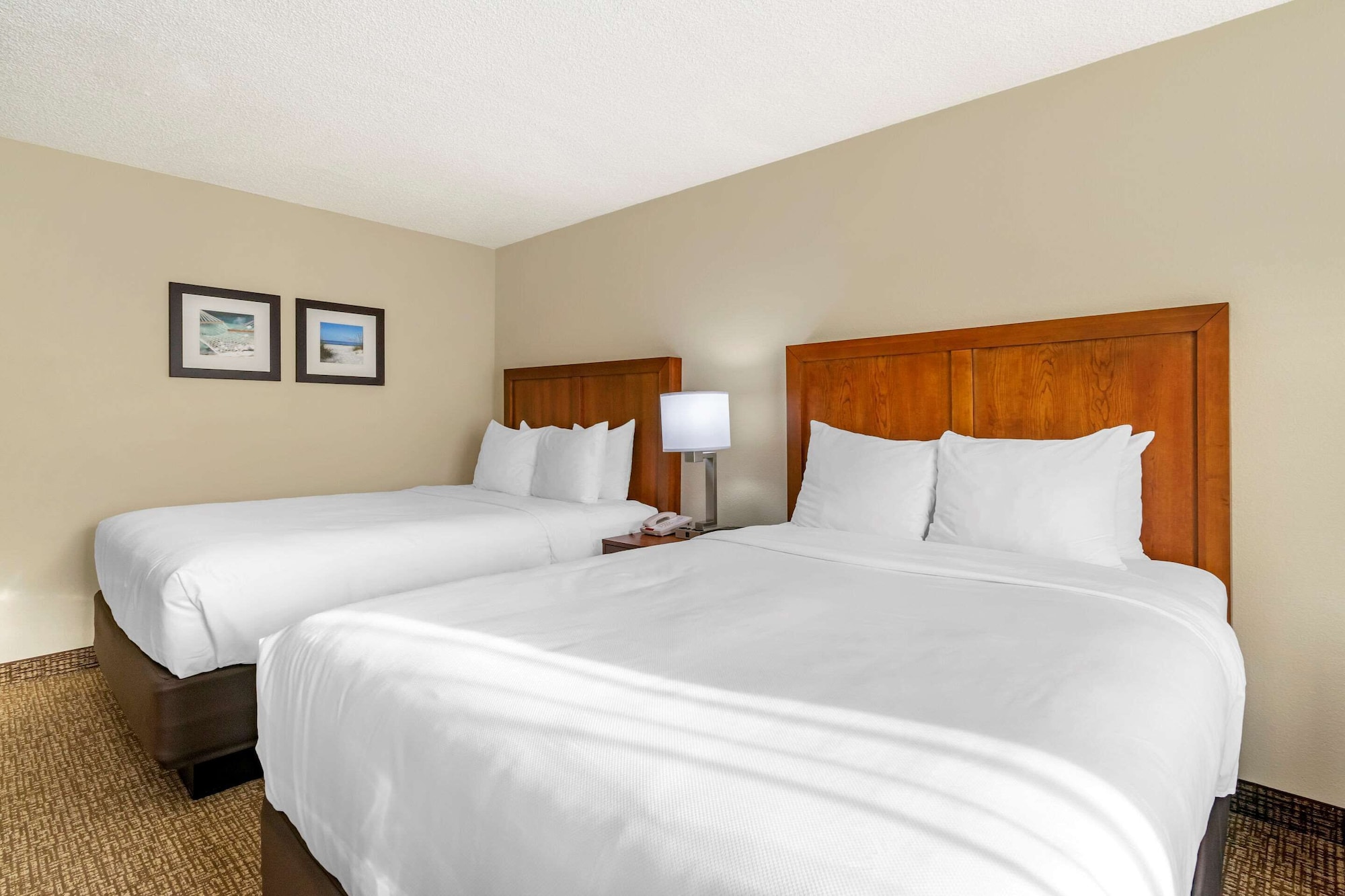 STANDARD, 2 QUEEN BEDS