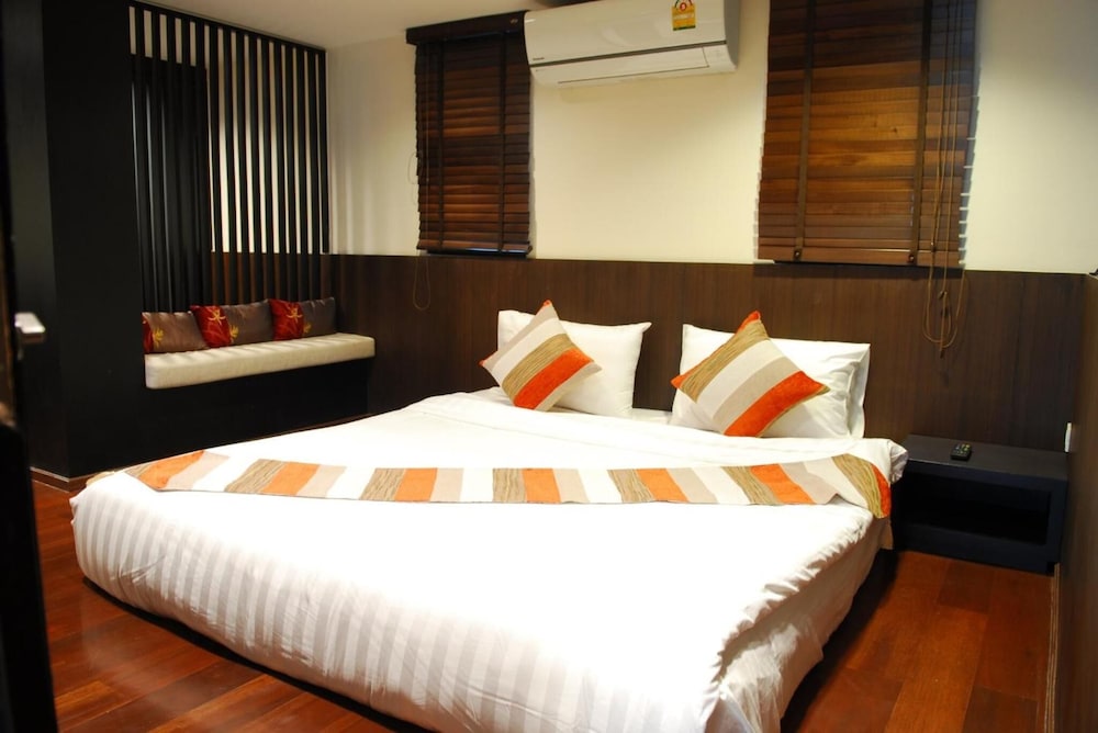 Monsane River Kwai Resort 12/75