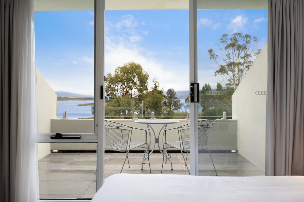 Horizons Lake Jindabyne 65/80