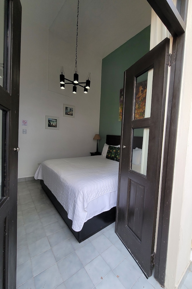1 BEDROOM, DOUBLE BED, CITY VIEW