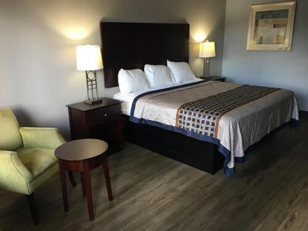 Knights Inn And Suites Havelock 7/15