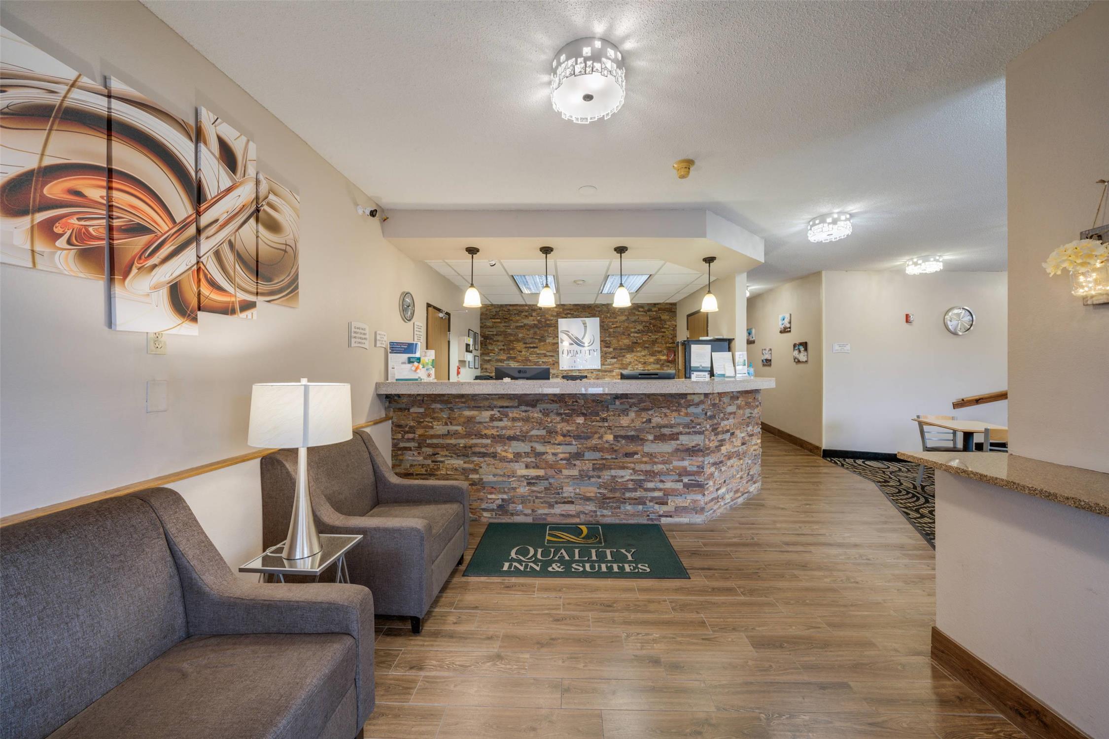 Quality Inn & Suites Sioux Falls South, SD 3/7