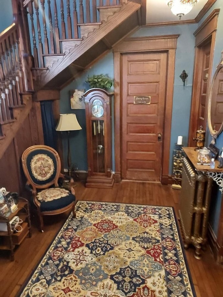 The Katherine Holle House 25/48