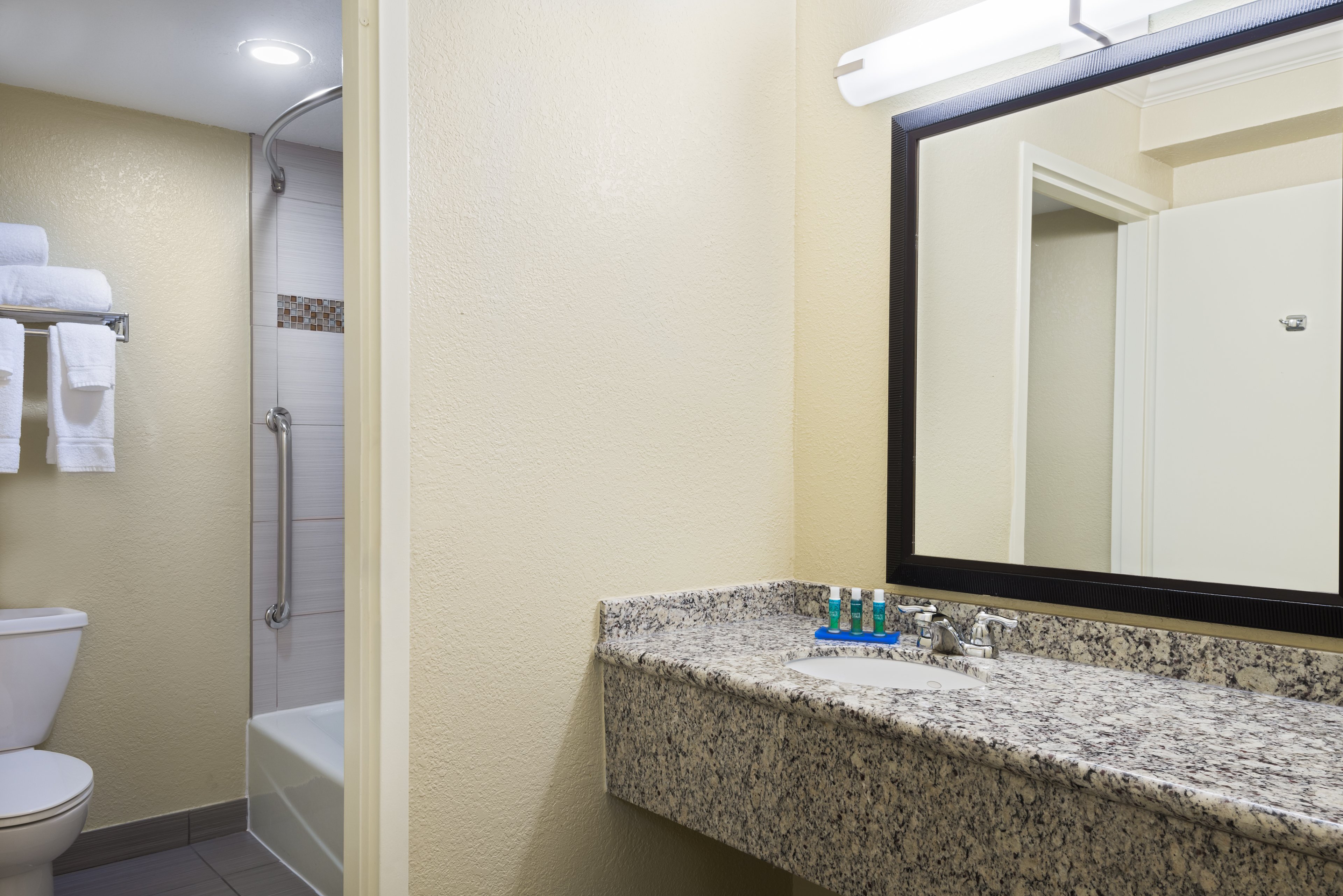 Holiday Inn Express & Suites Ft. Lauderdale-Plantation 49/50