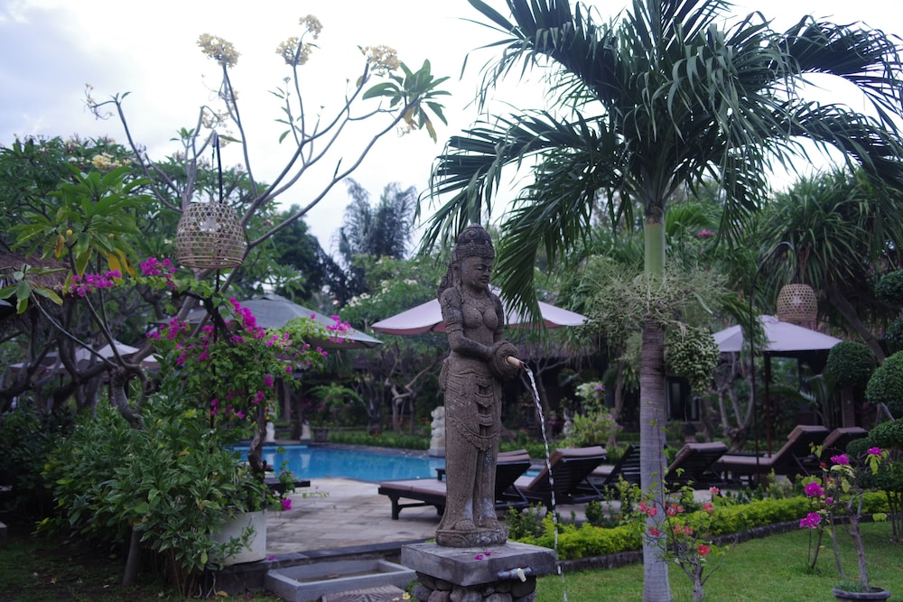 Tirta Sari Bungalows 59/66