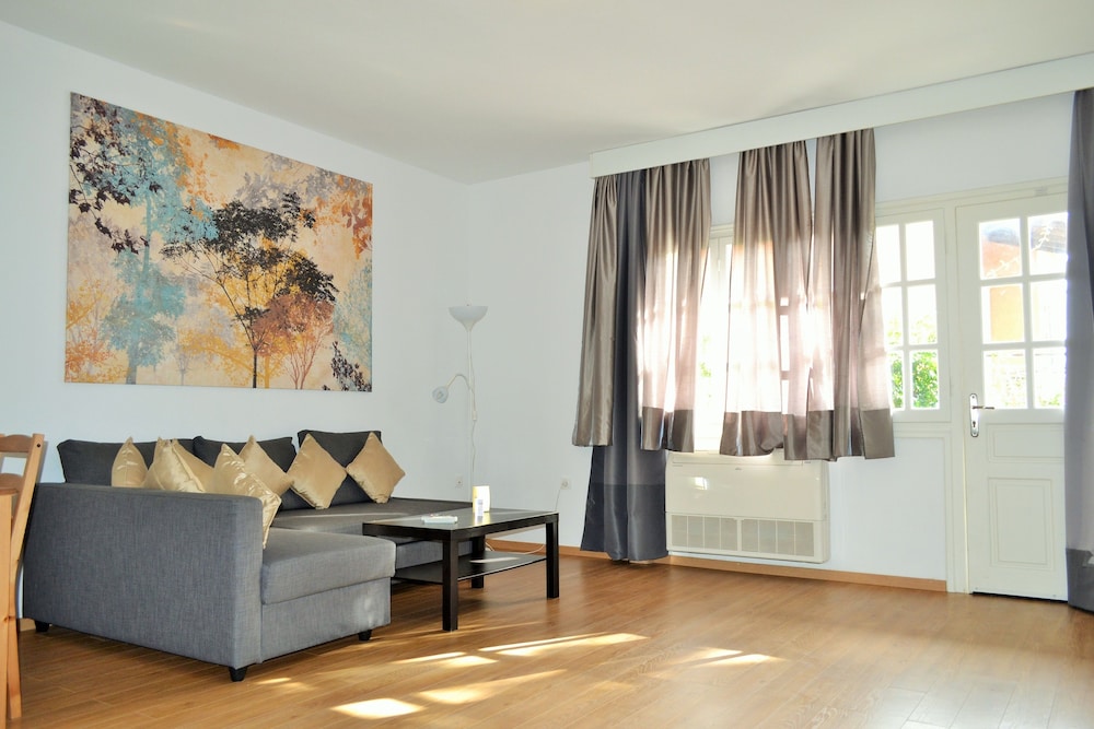 Folies Corfu Hotel Apartments 25/50