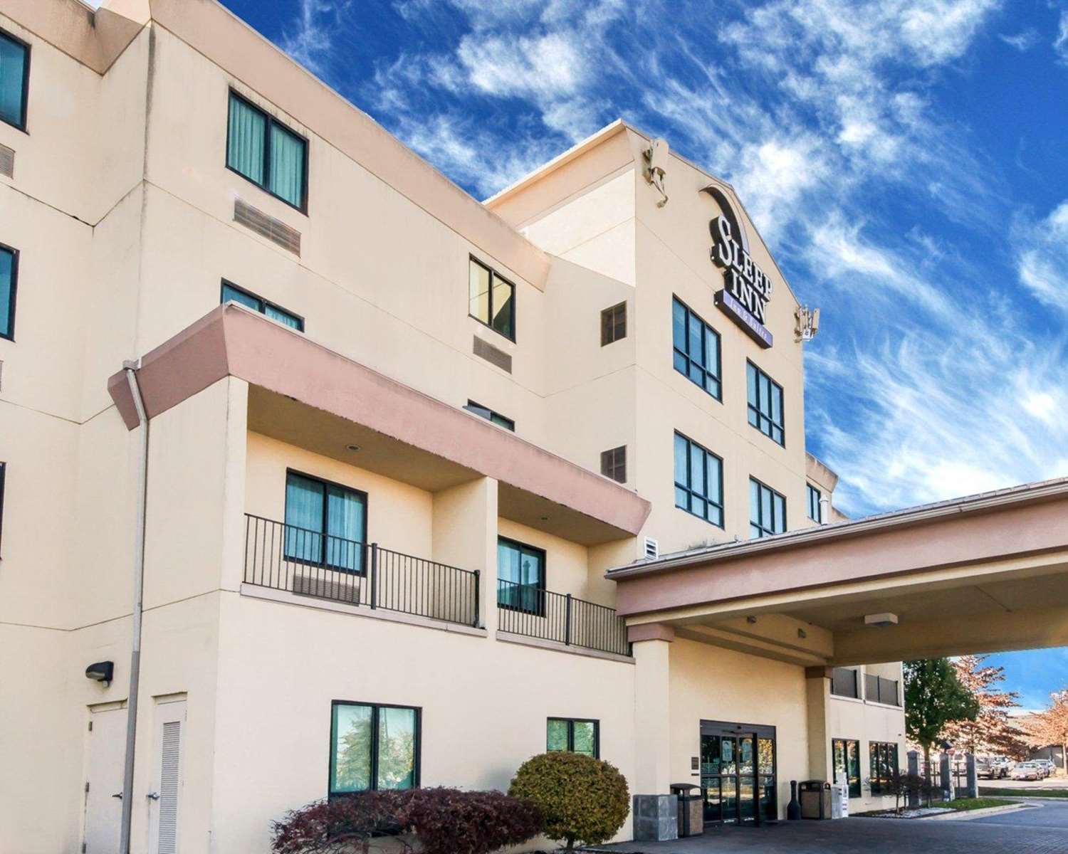 Sleep Inn and Suites Winchester 2/25