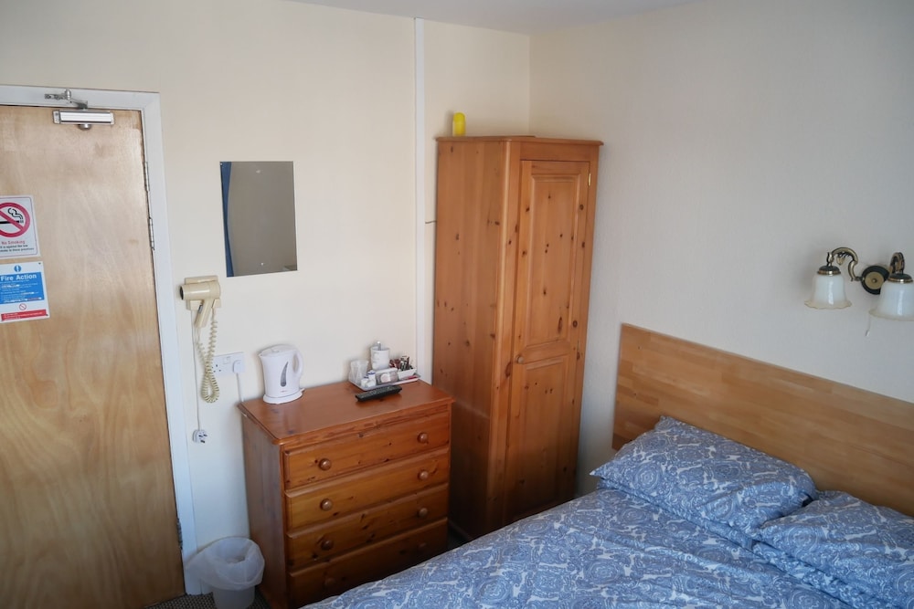 The Monsell Hotel 15/34