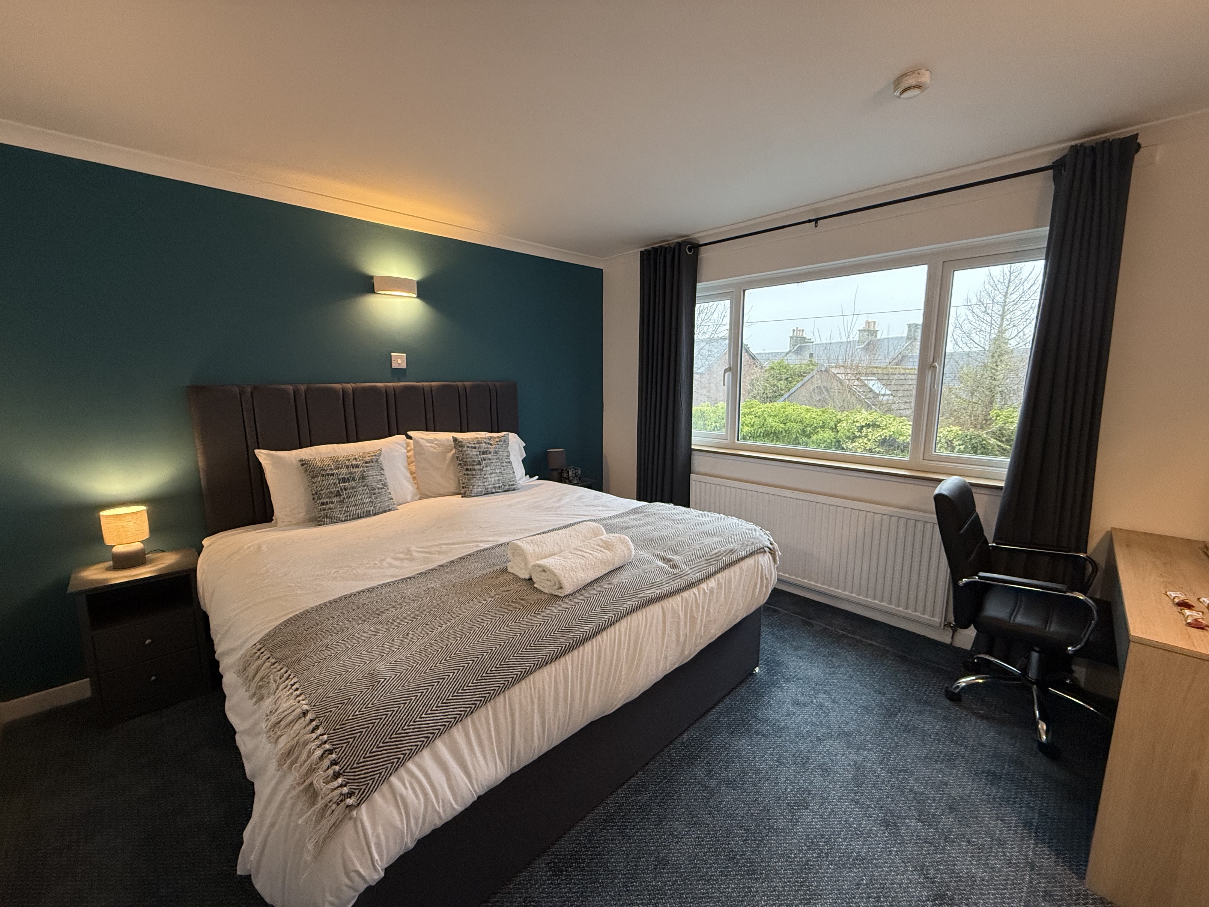 Lomond Hills Hotel 8/34