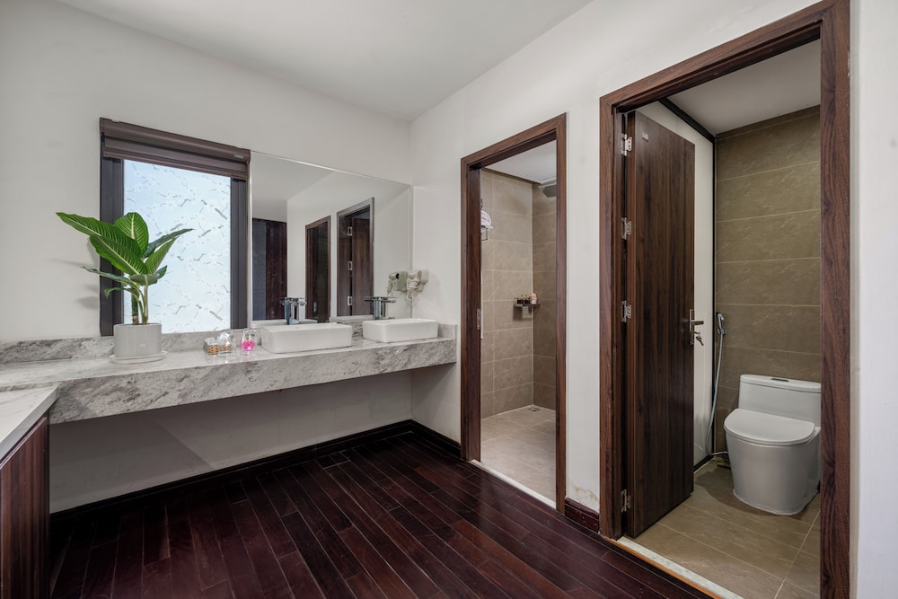 Palazzo Luxury Hotel 91/92