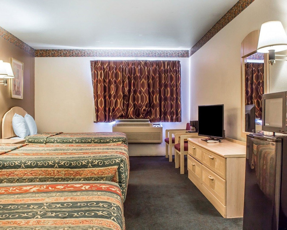 Quality Inn Winslow I-40 14/31