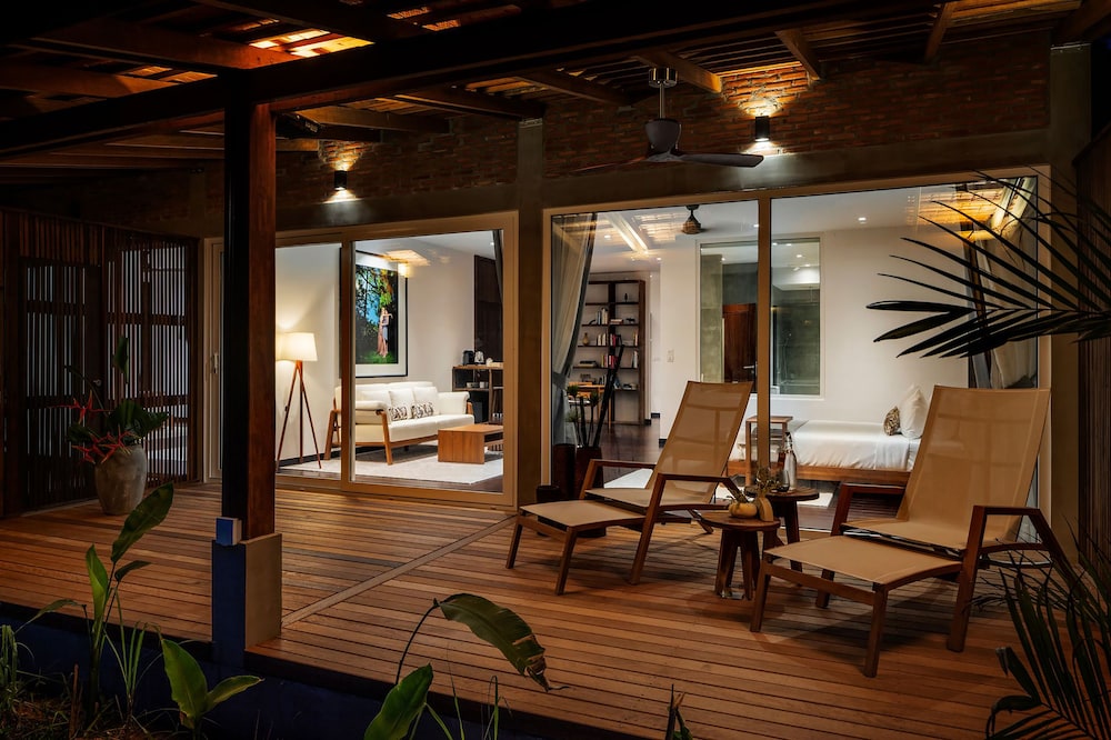 Farmhouse Boutique Resort 35/50