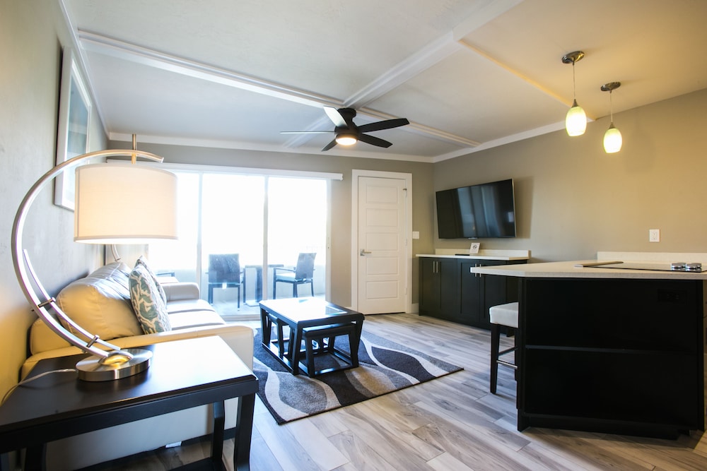 Marco Beach Vacation Suites 47/73