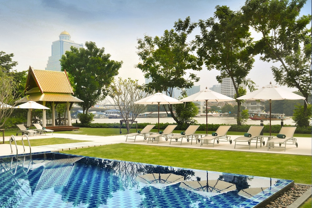 Ibis Bangkok Riverside 7/66