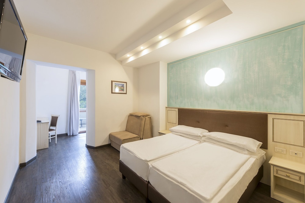 Hotel Sogno Del Benaco 20/63