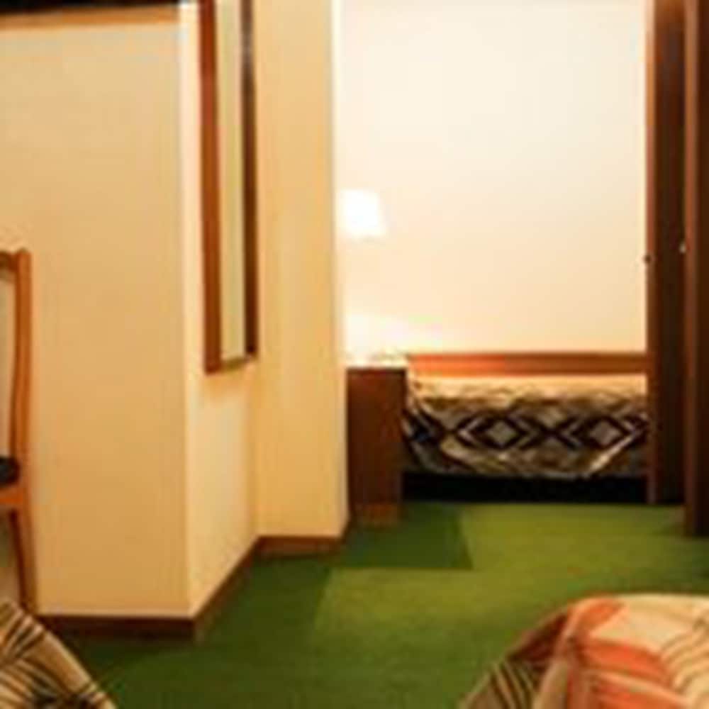 Hotel del Jardin 25/50