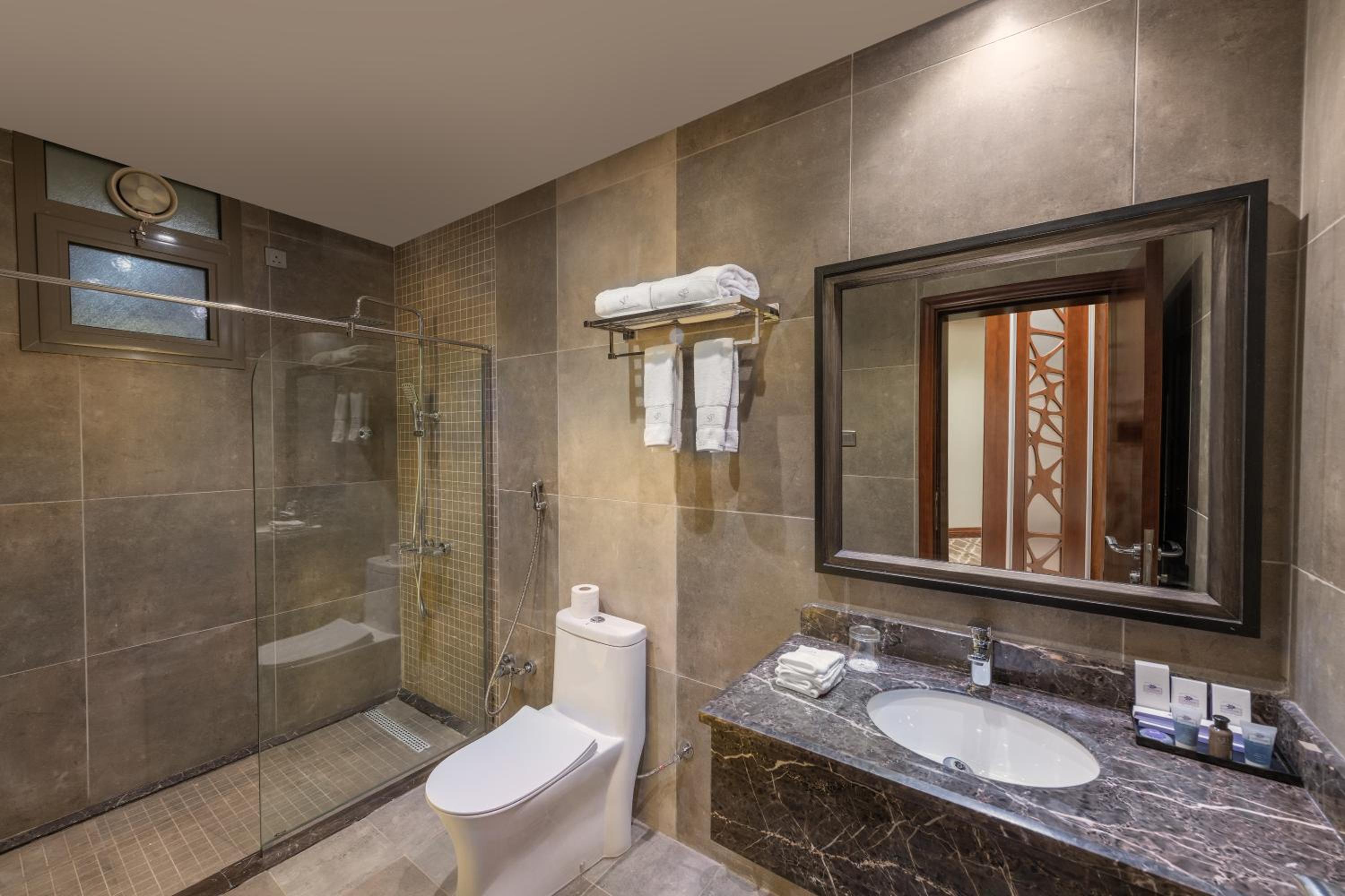 فندق سروات بارك ابها(Sarwat Park hotel) 60/62