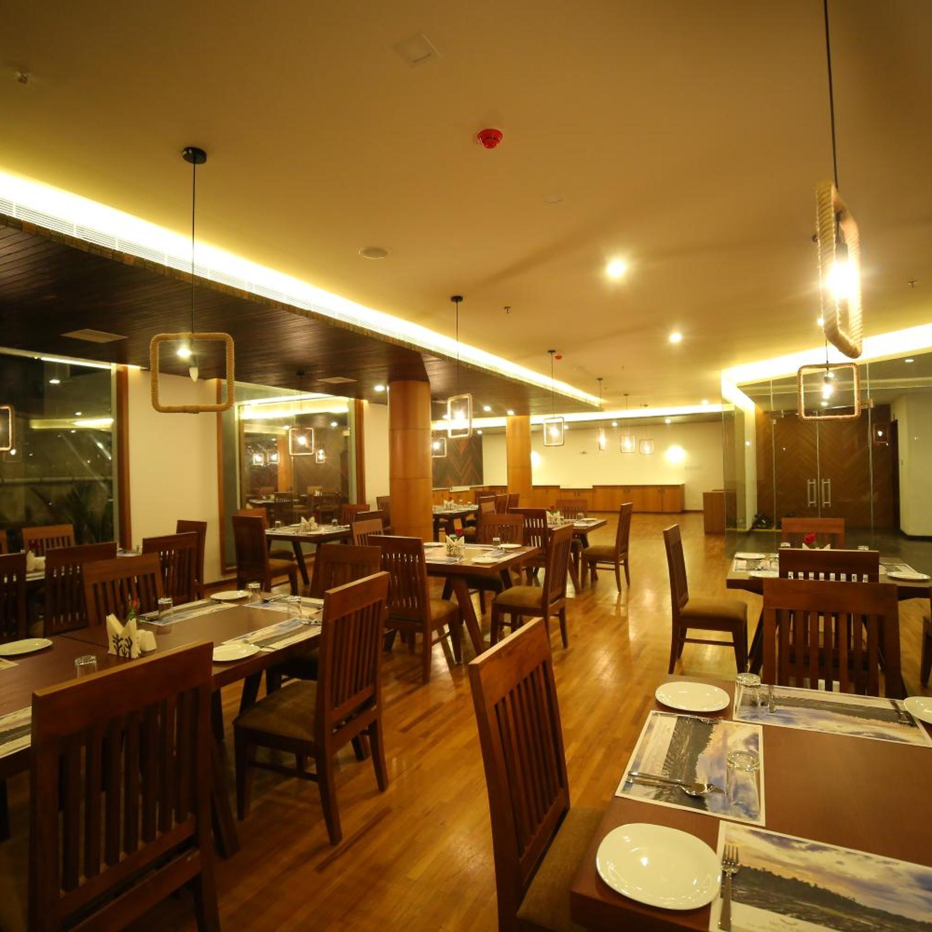 Woodies Bleisure Hotel 20/23