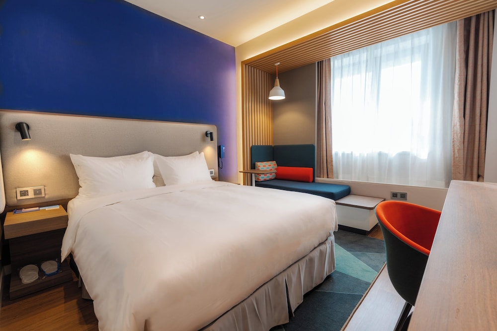 Holiday Inn Express Dongli 25/40