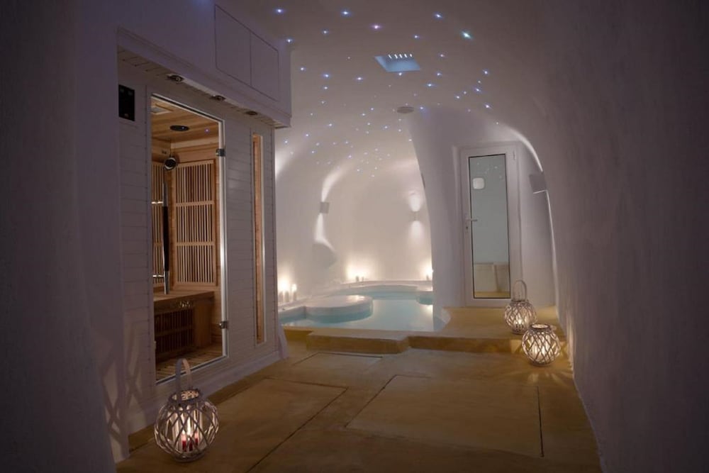 Dome Santorini Resort 23/46