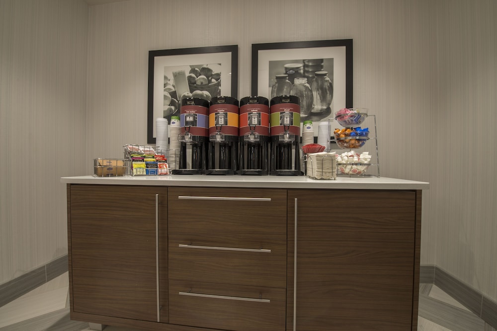 Hampton Inn Greenville/I-385 Haywood Mall 34/42