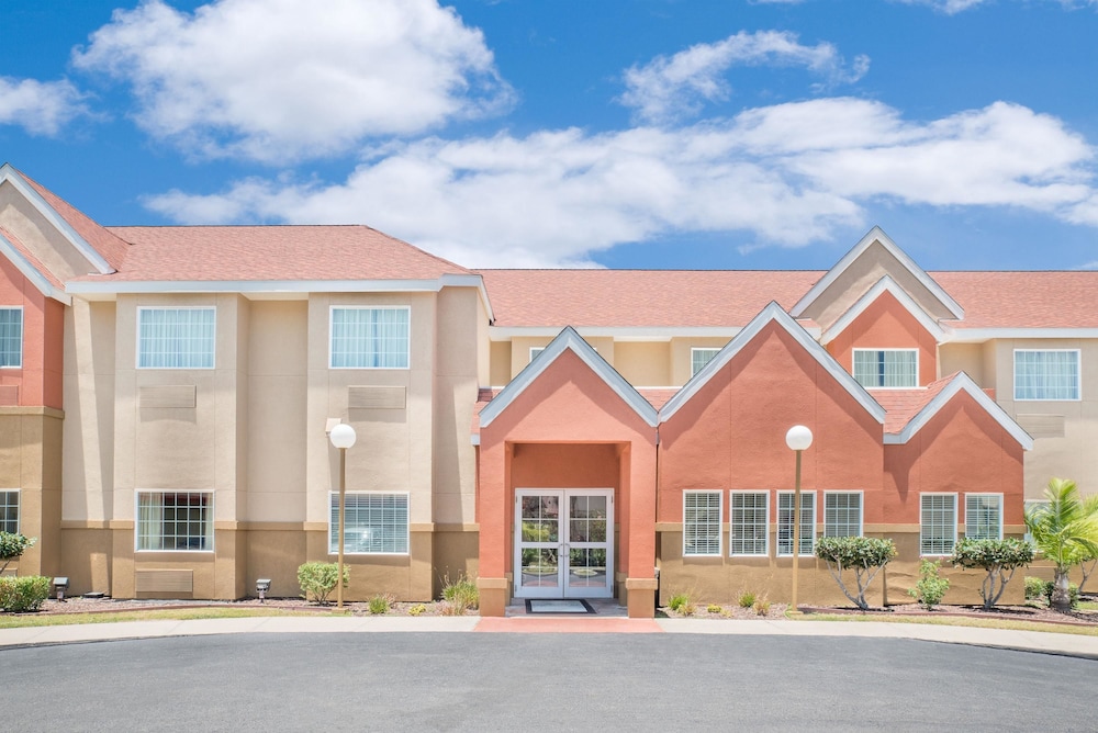Microtel Inn & Suites By Wyndham Aransas Pass/Corpus Christi 4/30