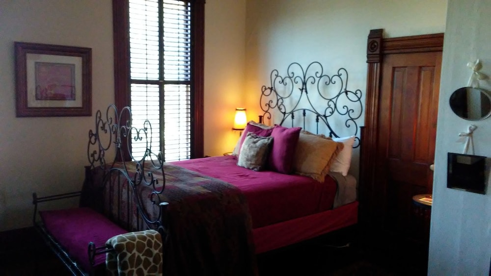 Fig Tree Manor 23/45
