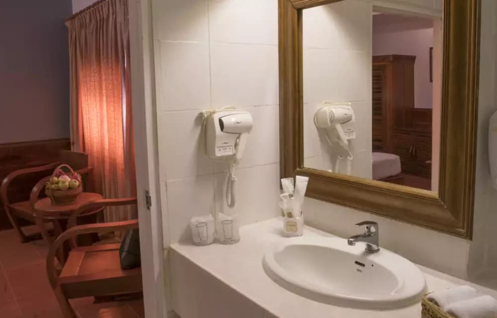 Pakse Hotel 44/49