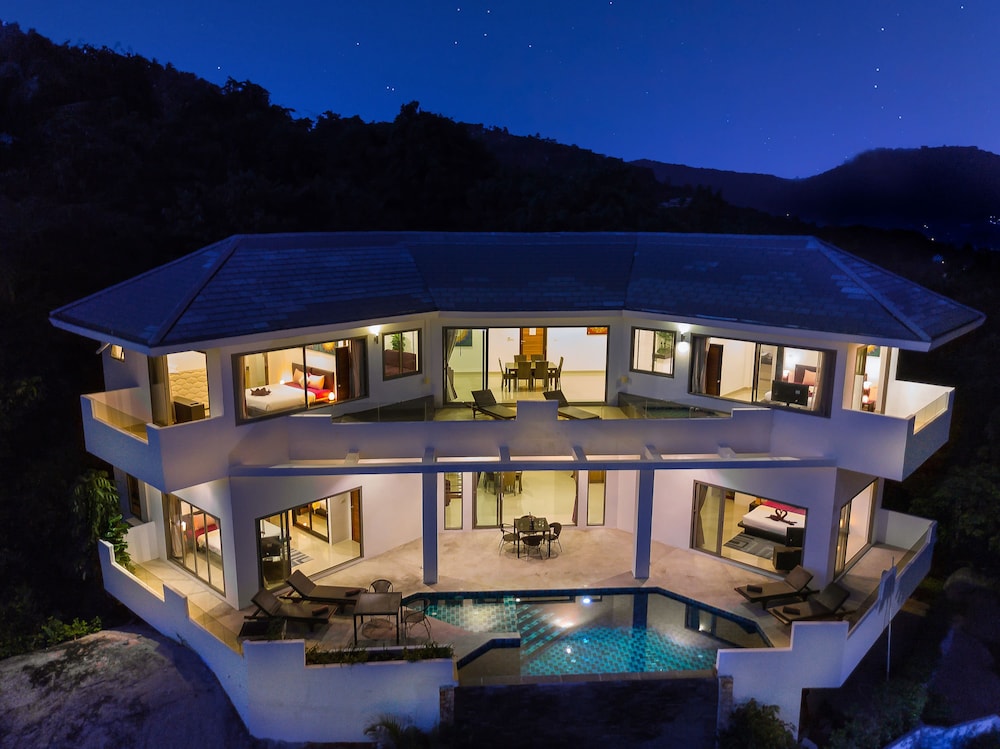 Tropical Sea View Villa 1/14