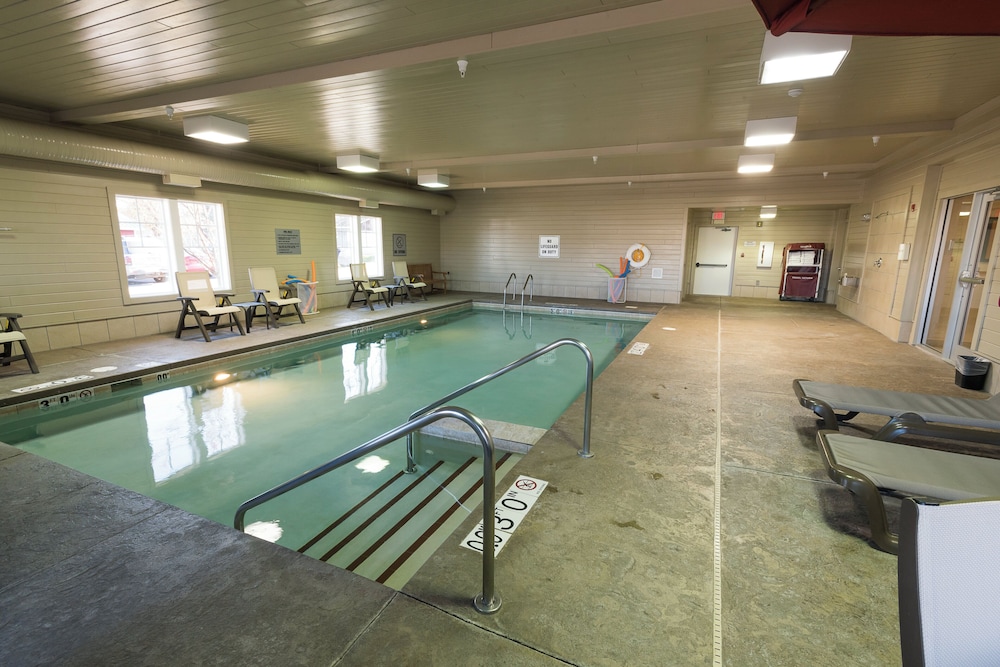 Holiday Inn Express Hotel Suites Iron Mountain 34/57