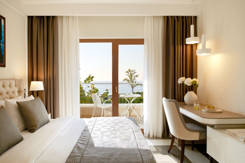 DELUXE, DOUBLE BED, SEA VIEW