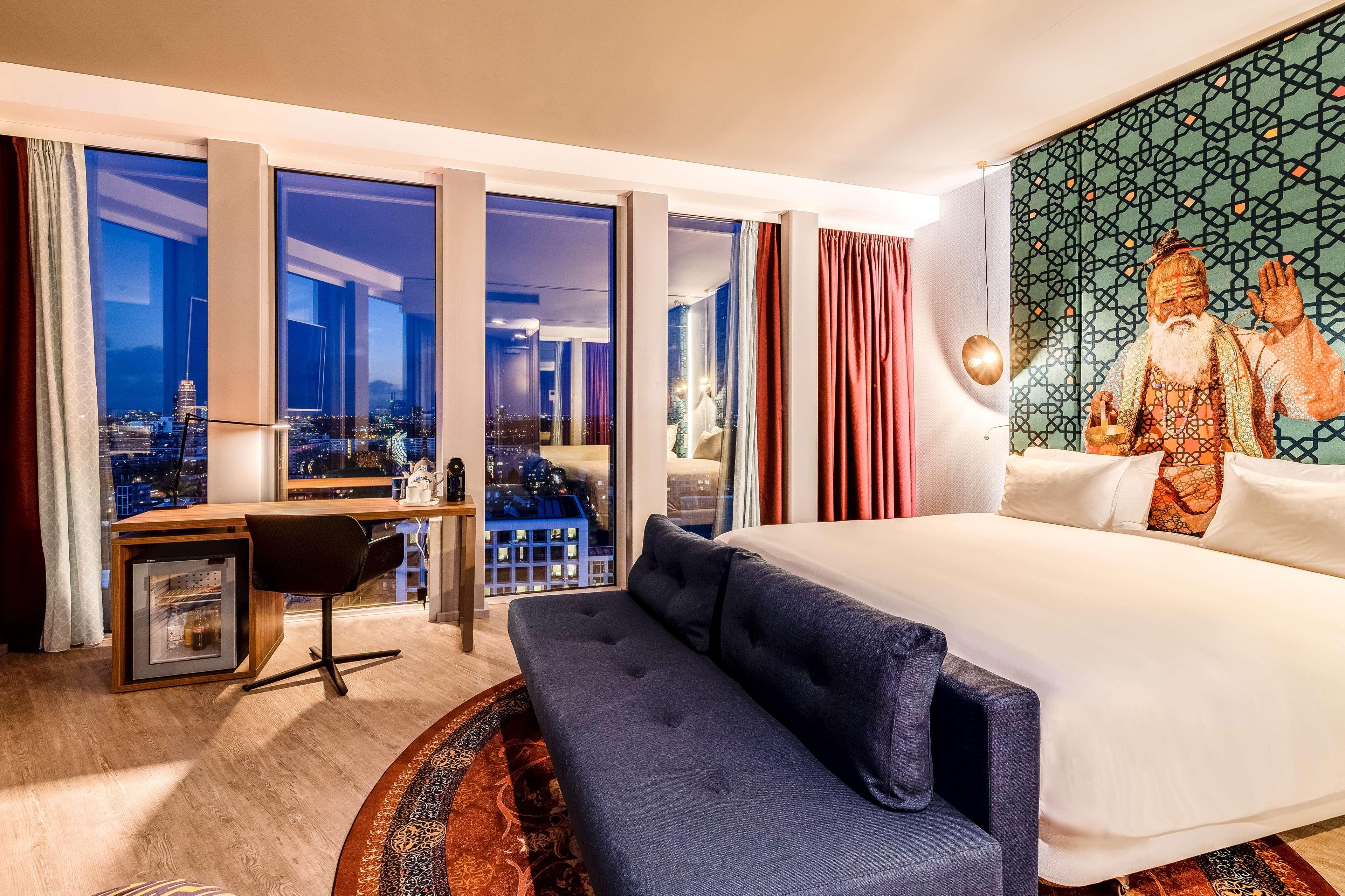 NHOW, PREMIUM, WITH VIEW, BATHTUB