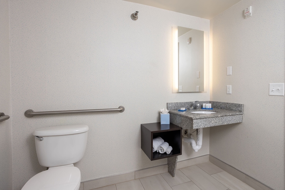 Holiday Inn Express Carrollton, an IHG Hotel 43/47