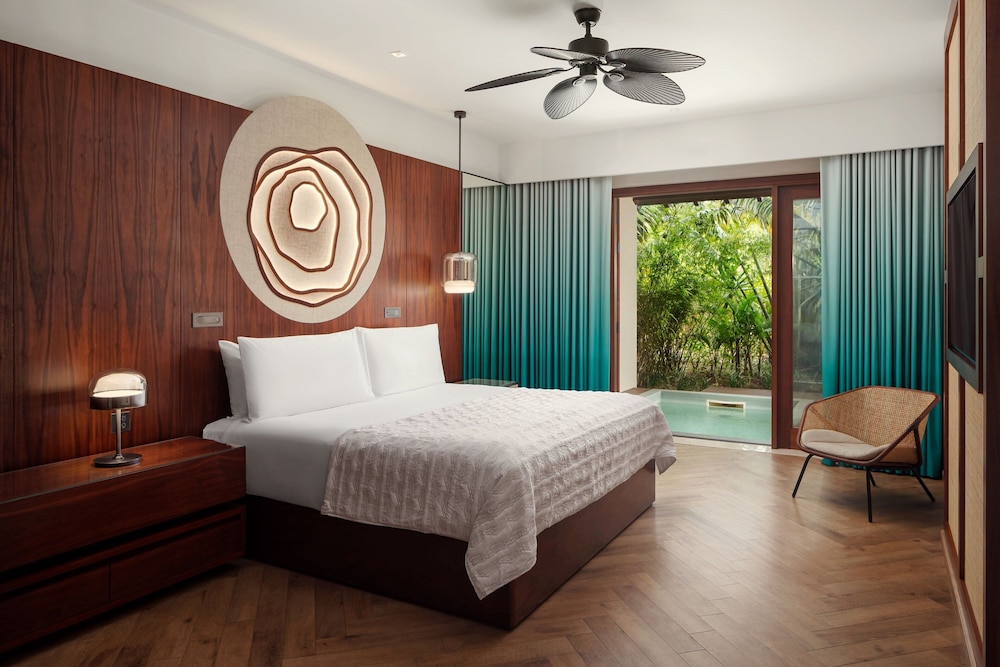 Nirvana, Bliss, Suite, King Bed, Garden View