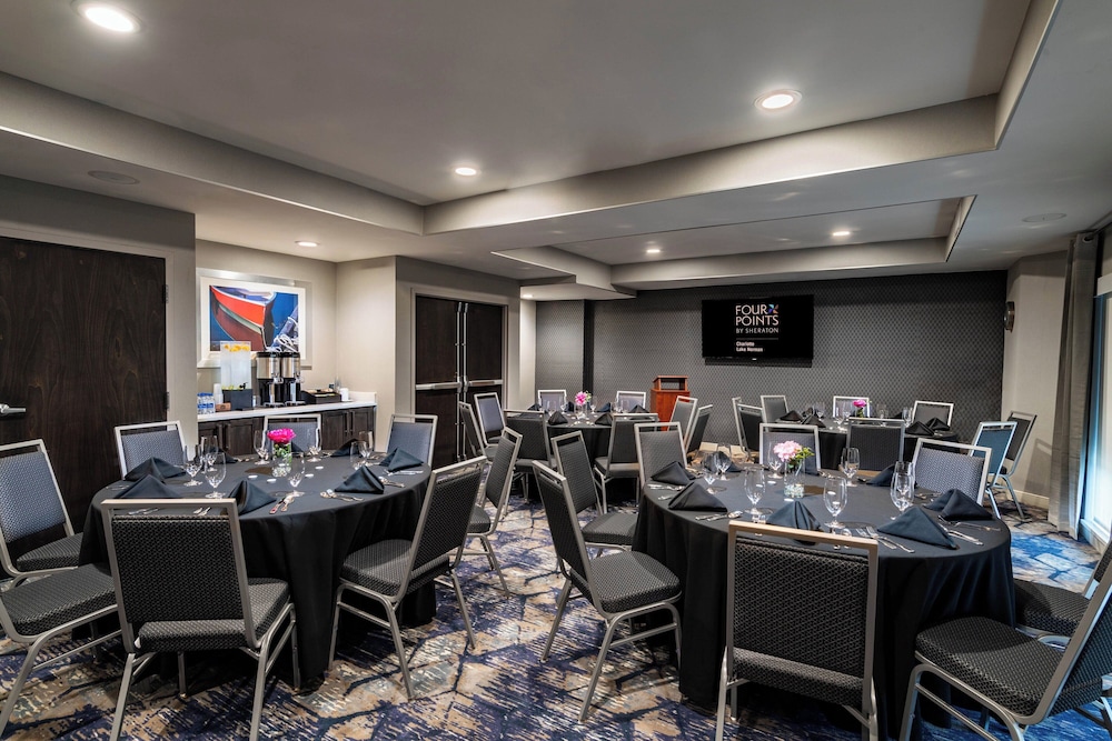 Four Points by Sheraton Charlotte - Lake Norman 34/42