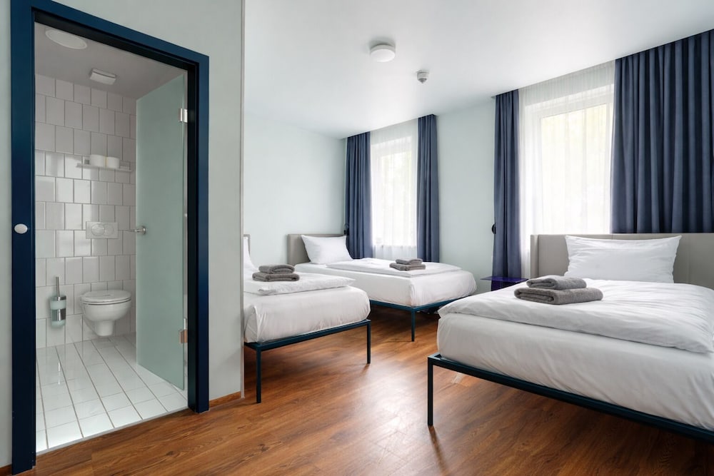 3 BEDROOMS, STANDARD, TRIPLE