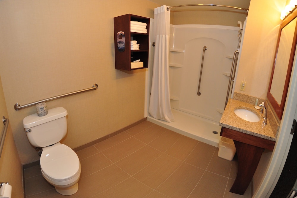 Comfort Inn & Suites Sturbridge-Brimfield 18/54