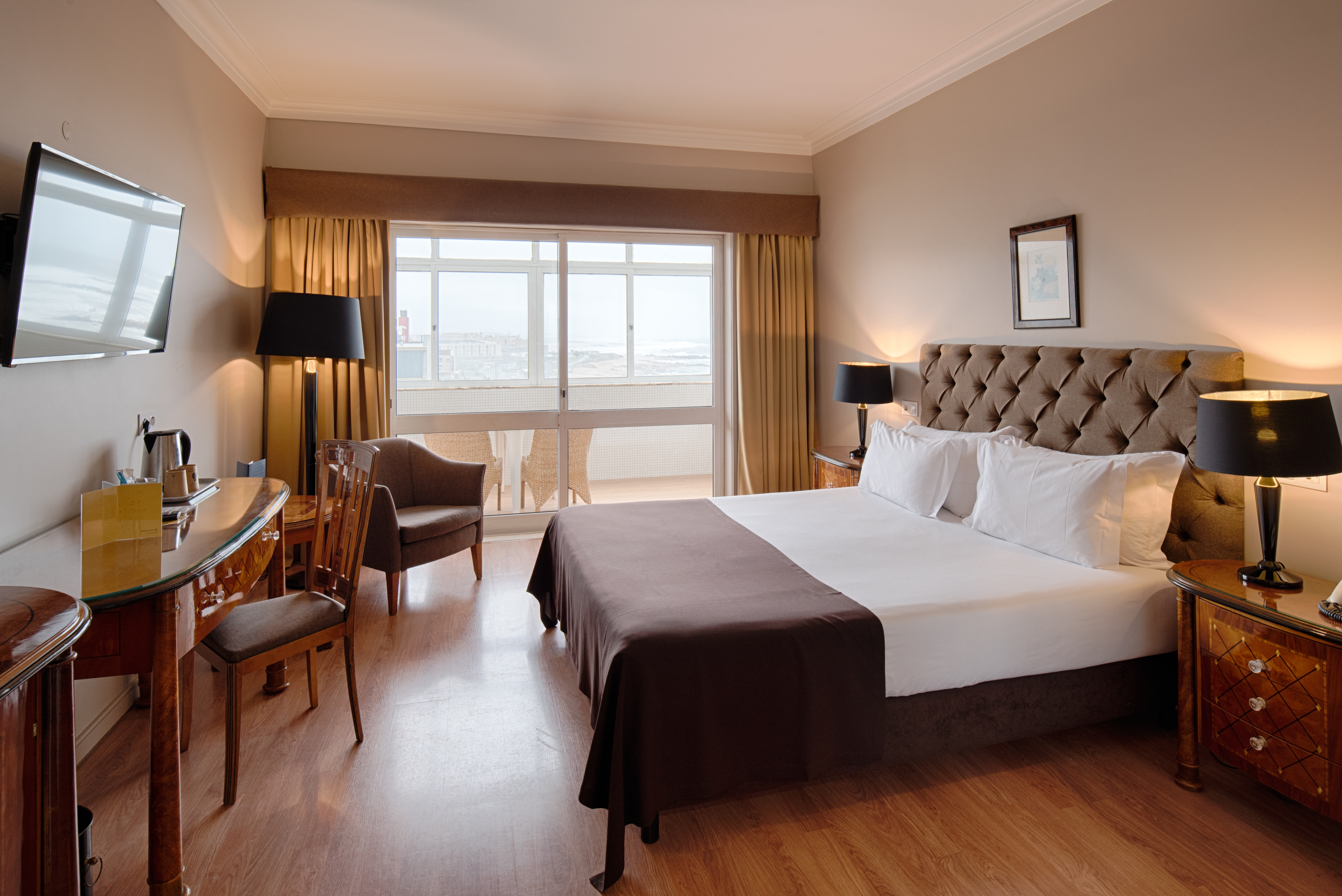 ROOM, SINGLE, CITY VIEW